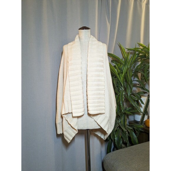 St. John Wool Cream Ivory Cardigan Sweater Chunky Thick Womens Small - Picture 1 of 9